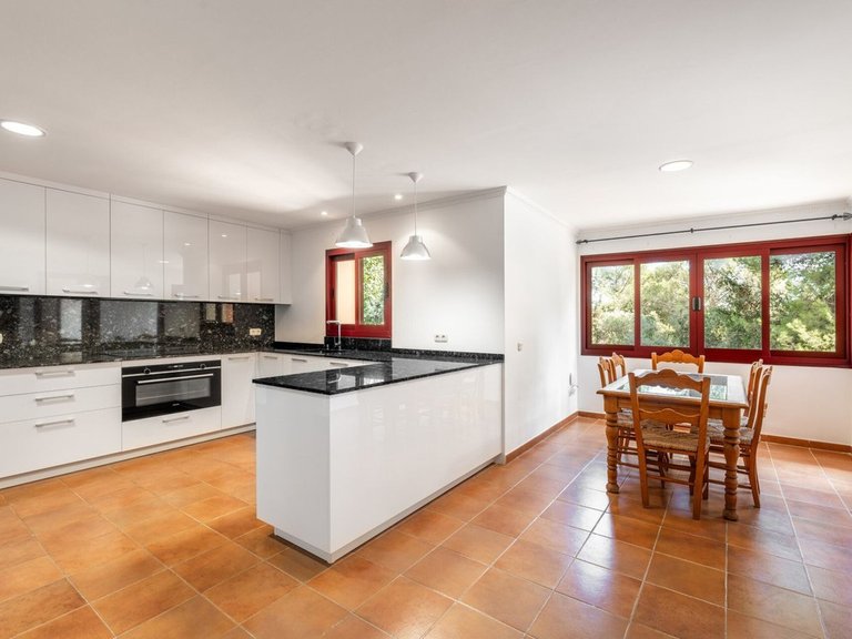 Villa for Sale in Marbella, Malaga 14