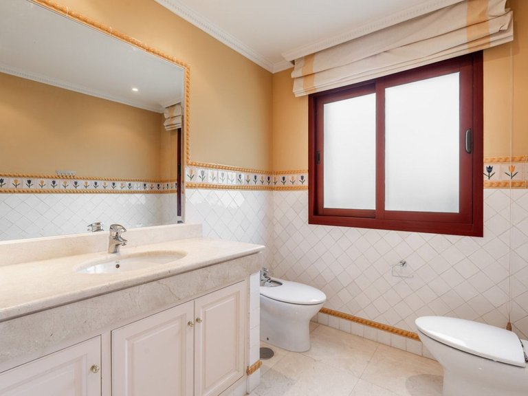 Villa for Sale in Marbella, Malaga 23
