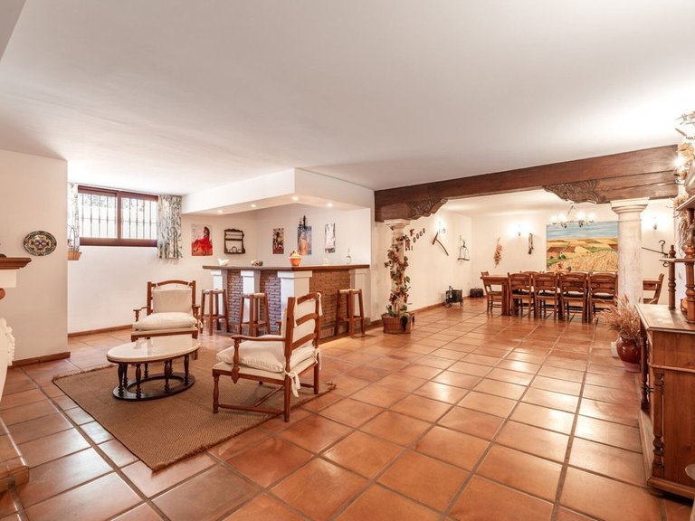 Villa for Sale in Marbella, Malaga 24