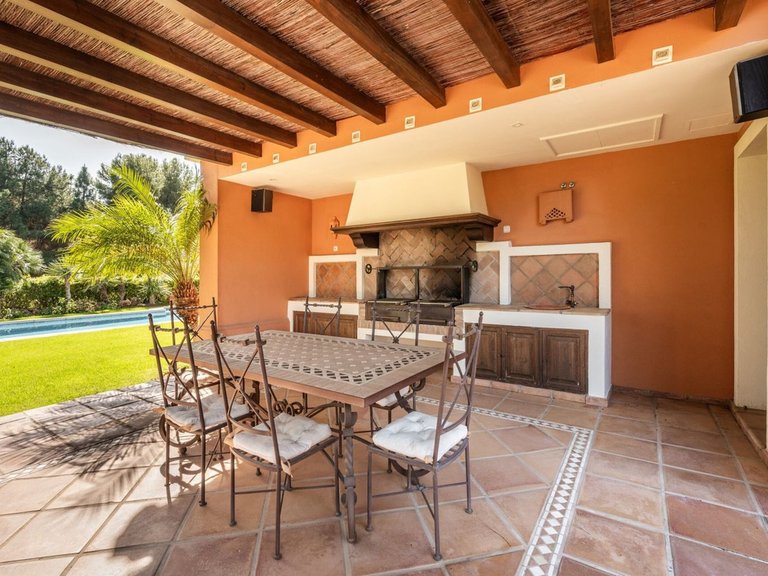 Villa for Sale in Marbella, Malaga 8