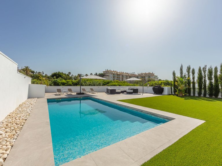 Villa for Sale in La Duquesa, Malaga 13