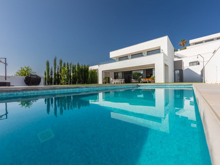 Villa for Sale in La Duquesa, Malaga 14