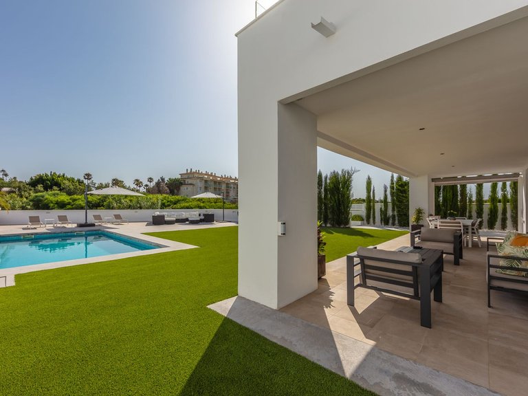 Villa for Sale in La Duquesa, Malaga 2