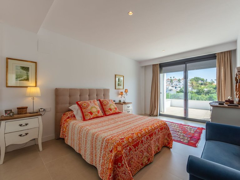Villa for Sale in La Duquesa, Malaga 43
