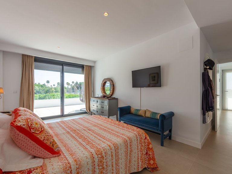 Villa for Sale in La Duquesa, Malaga 44