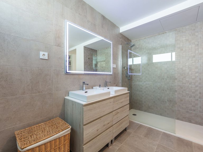 Villa for Sale in La Duquesa, Malaga 50