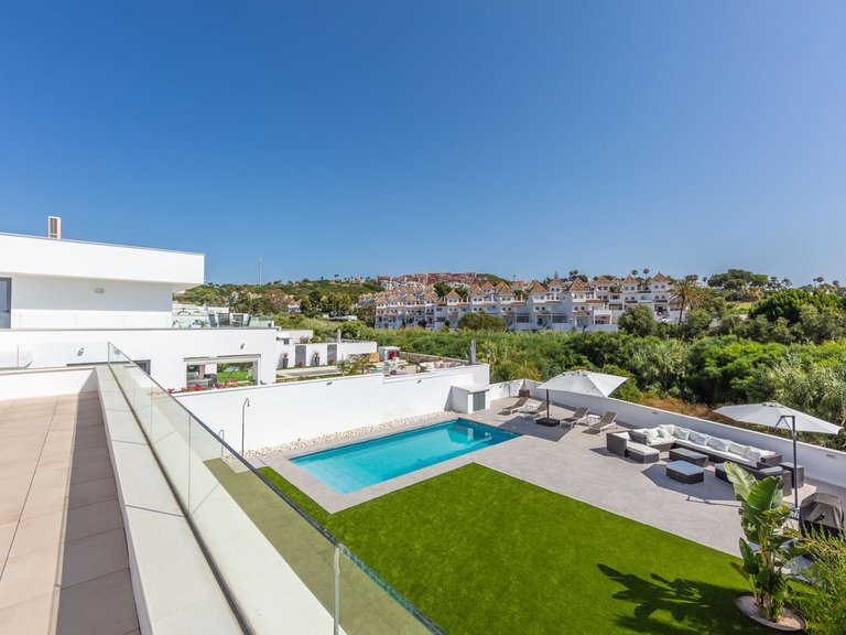 Villa for Sale in La Duquesa, Malaga 60