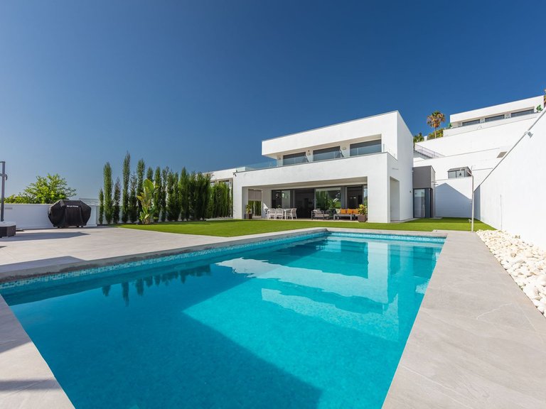 Villa for Sale in La Duquesa, Malaga 7