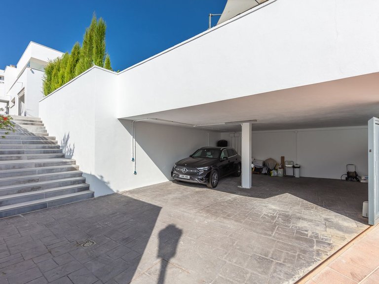 Villa for Sale in La Duquesa, Malaga 9