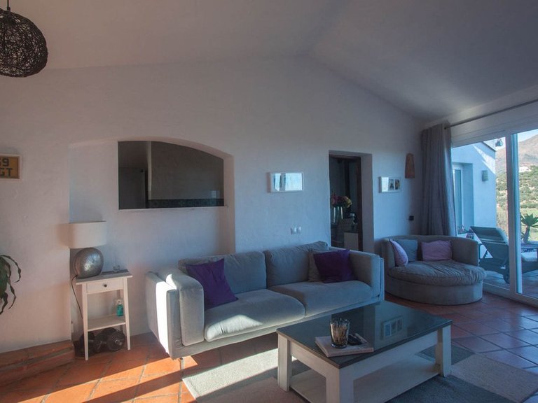 Villa for Sale in Casares, Malaga 10