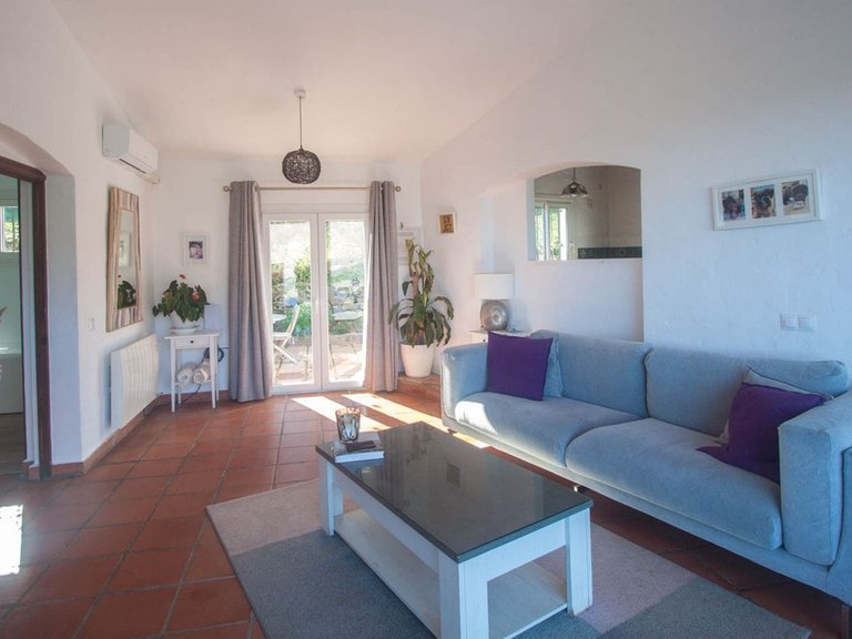 Villa for Sale in Casares, Malaga 11
