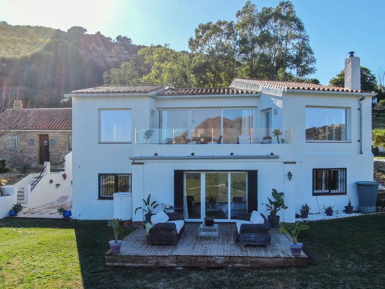 Villa for Sale in Casares, Malaga 2
