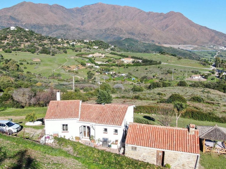 Villa for Sale in Casares, Malaga 3