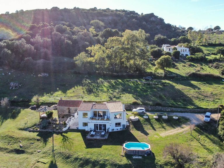 Villa for Sale in Casares, Malaga 4