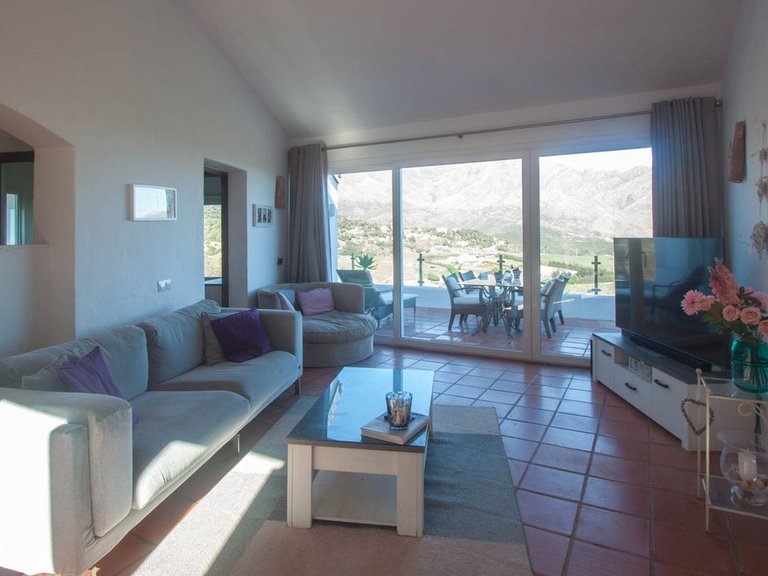 Villa for Sale in Casares, Malaga 8