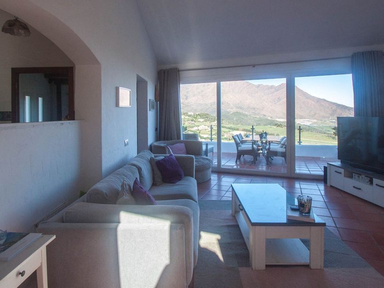 Villa for Sale in Casares, Malaga 9