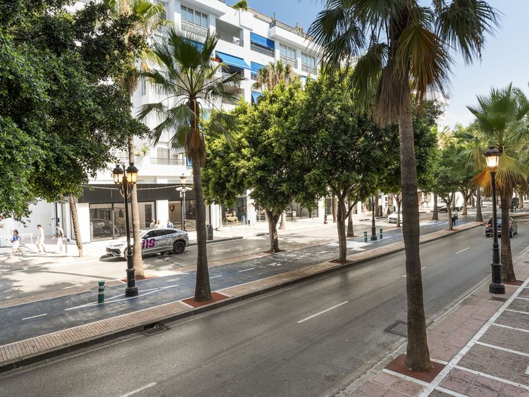 Apartment for Sale in Puerto Banús, Malaga 18
