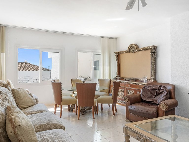 Apartment for Sale in Puerto Banús, Malaga 5