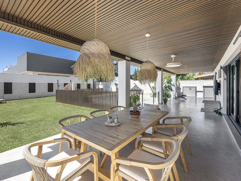 Villa for Sale in New Golden Mile, Malaga 19