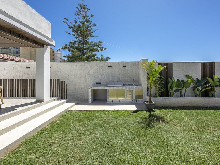Villa for Sale in New Golden Mile, Malaga 25