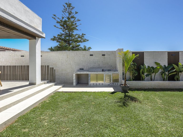Villa for Sale in New Golden Mile, Malaga 27