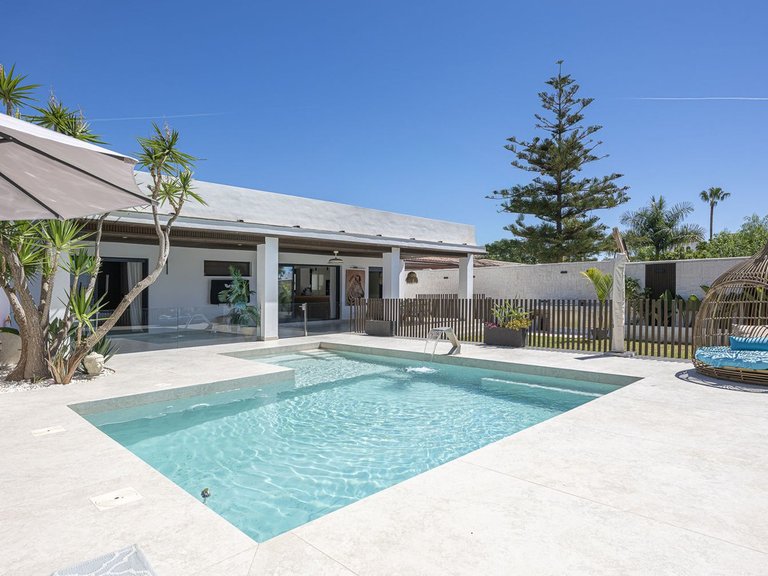 Villa for Sale in New Golden Mile, Malaga 30