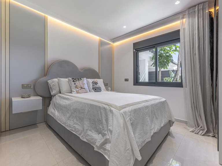 Villa for Sale in New Golden Mile, Malaga 31