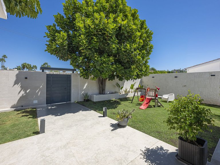 Villa for Sale in New Golden Mile, Malaga 7