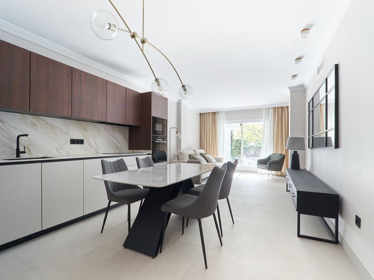 Apartment for Sale in San Pedro De Alcántara, Malaga 1