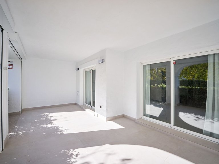 Apartment for Sale in San Pedro De Alcántara, Malaga 26
