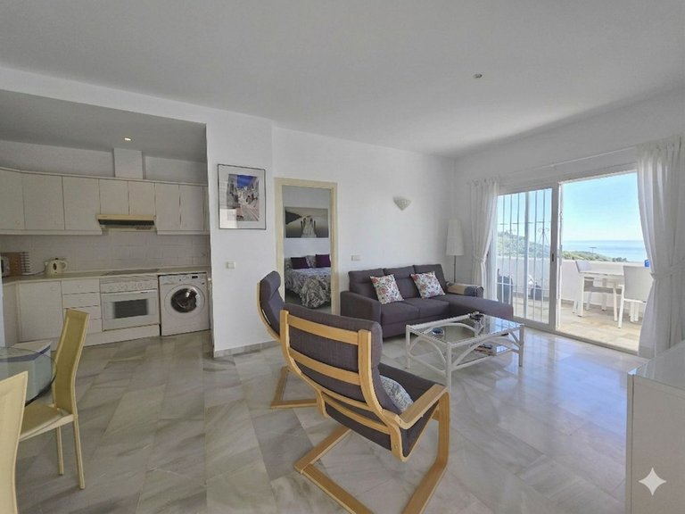 Apartment for Sale in La Mairena, Malaga 3