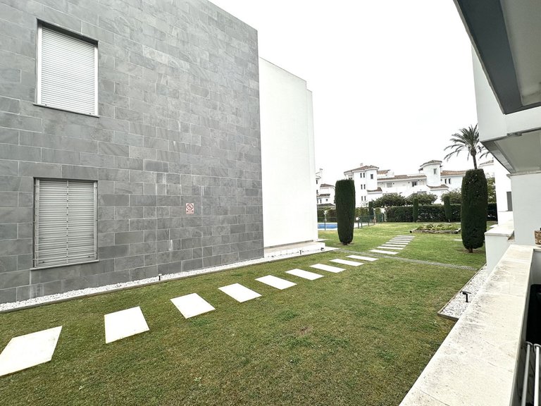 Apartment for Sale in Nueva Andalucía, Malaga 21