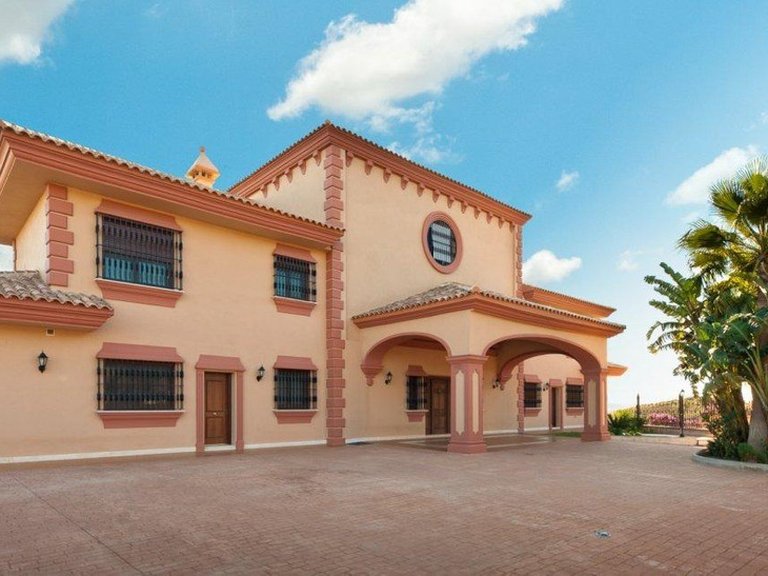 Villa for Sale in Mijas, Malaga 3