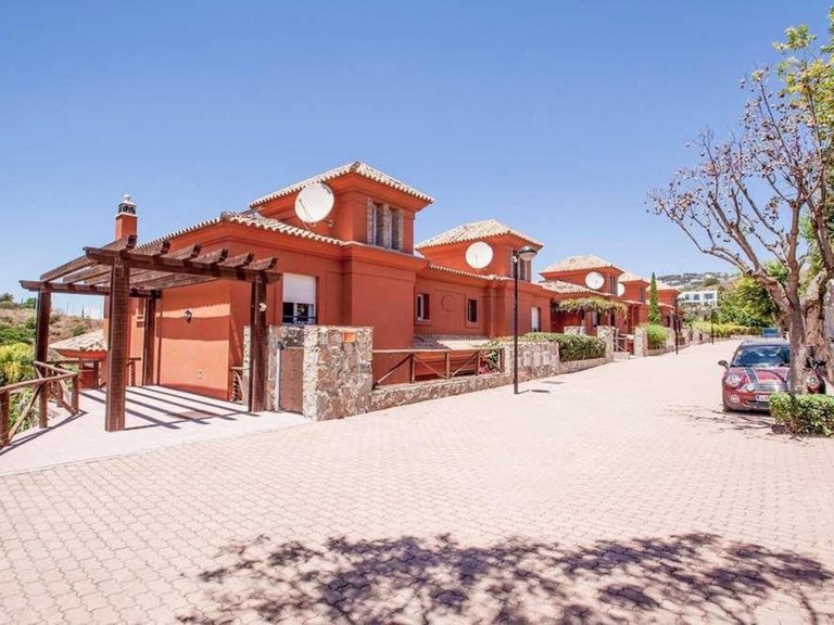 Villa for Sale in Marbella, Malaga 1