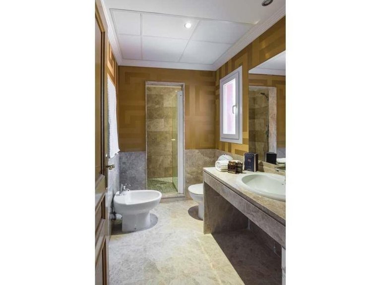 Villa for Sale in Marbella, Malaga 23