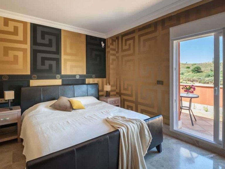 Villa for Sale in Marbella, Malaga 24