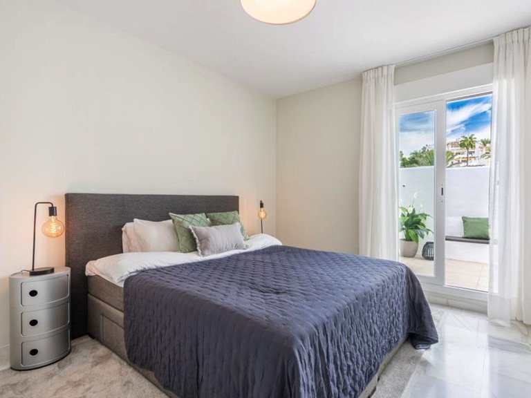 Apartment for Sale in Nueva Andalucía, Malaga 11