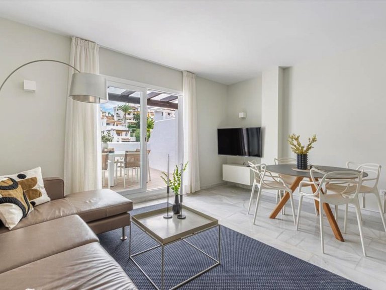 Apartment for Sale in Nueva Andalucía, Malaga 12