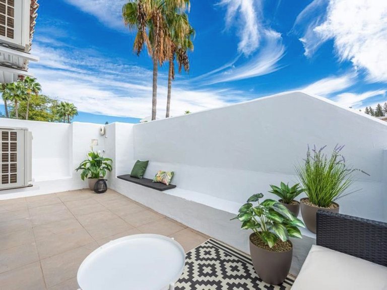 Apartment for Sale in Nueva Andalucía, Malaga 2