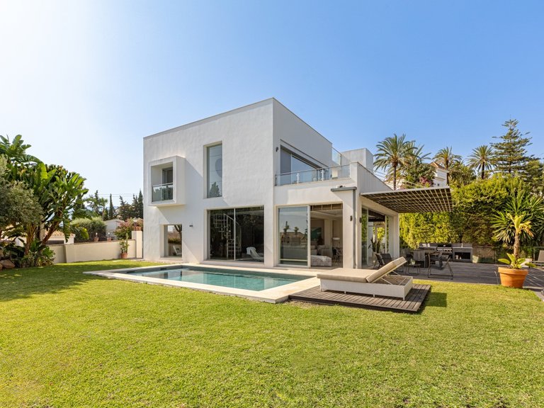 Villa for Sale in Marbella, Malaga 28