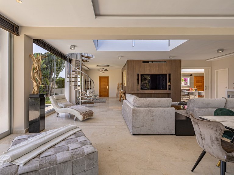 Villa for Sale in Marbella, Malaga 9