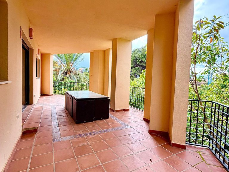 Apartment for Sale in Puerto Banús, Malaga 10