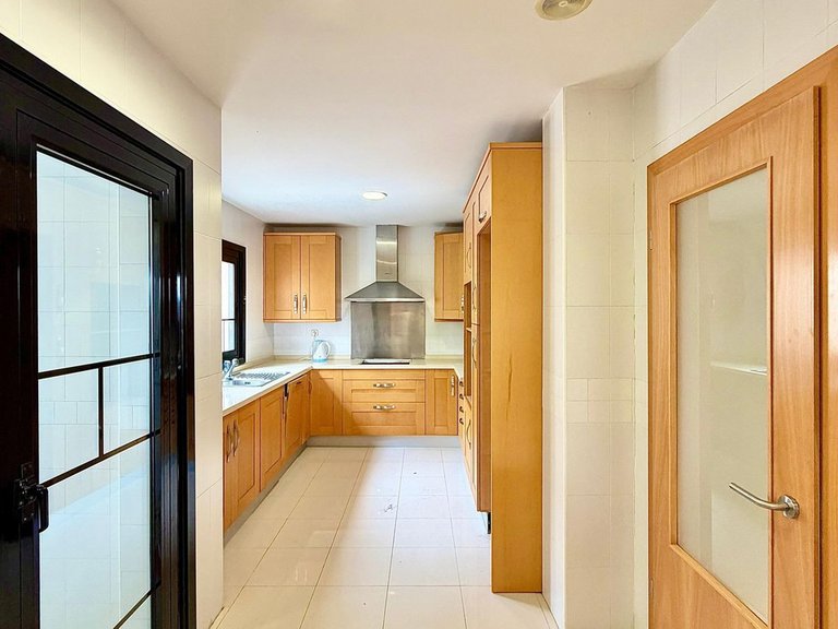 Apartment for Sale in Puerto Banús, Malaga 16