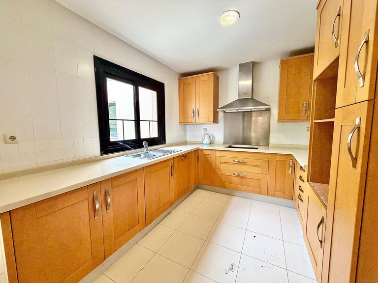 Apartment for Sale in Puerto Banús, Malaga 17