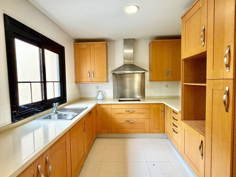 Apartment for Sale in Puerto Banús, Malaga 19