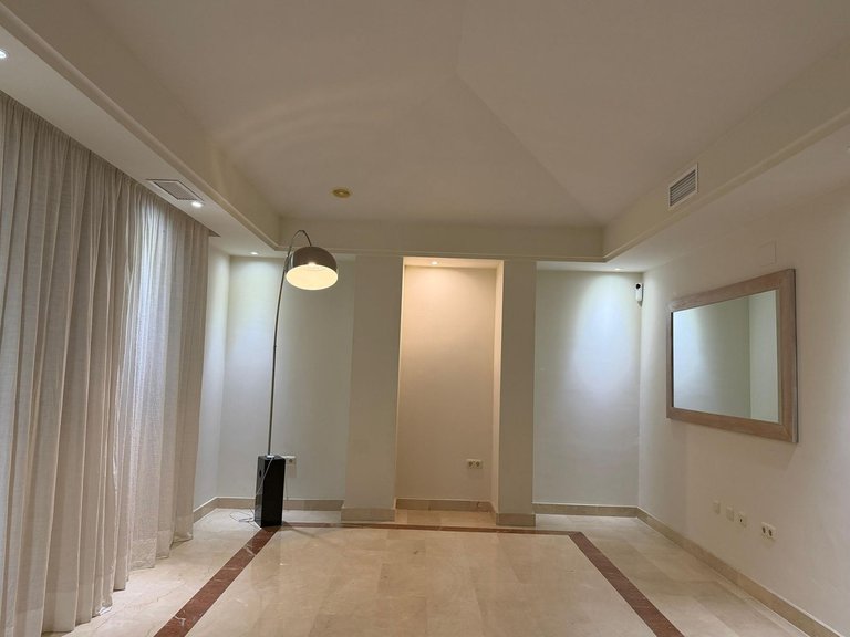 Apartment for Sale in Puerto Banús, Malaga 24