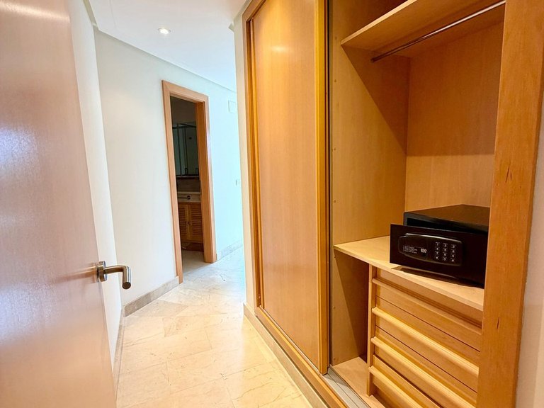 Apartment for Sale in Puerto Banús, Malaga 27