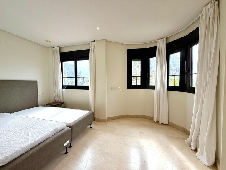 Apartment for Sale in Puerto Banús, Malaga 28