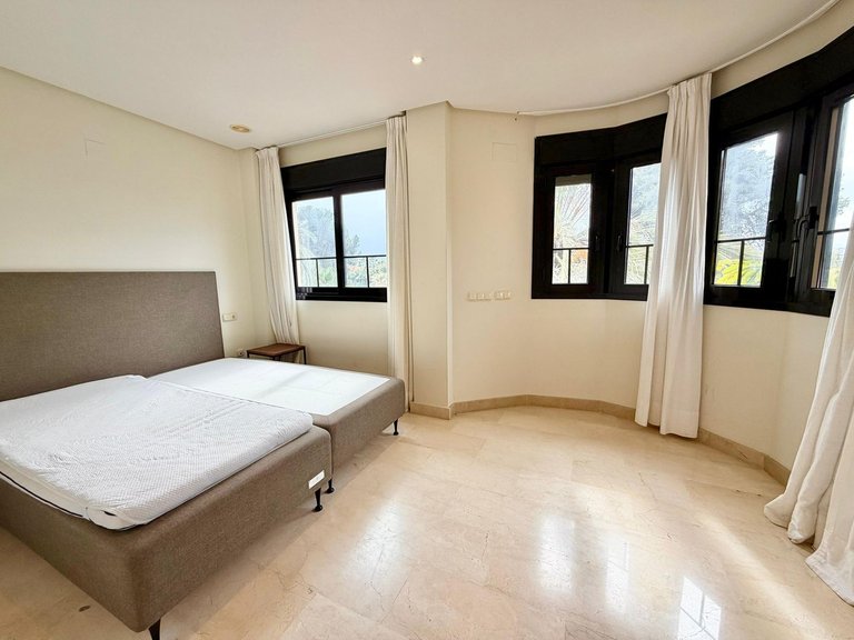 Apartment for Sale in Puerto Banús, Malaga 29