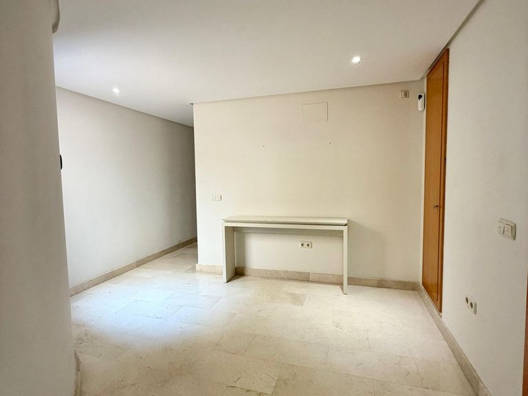 Apartment for Sale in Puerto Banús, Malaga 41
